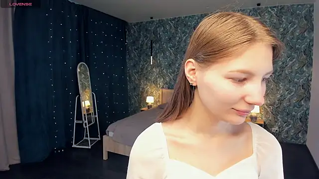 AndriaWhitford online show from April 5, 2026, 6:42 am