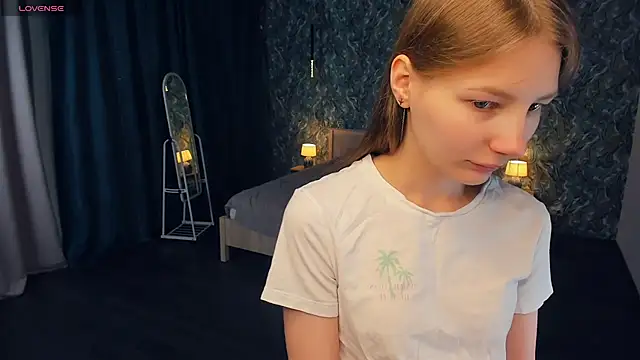 AndriaWhitford online show from April 7, 2026, 6:48 am