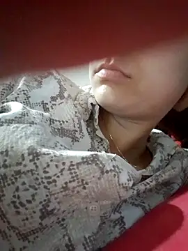 Snapshot of Isabelmotta_ chatting on April 12, 2026, 2:26 am Isabelmotta online show from April 12, 2026, 2:26 am