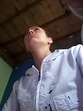 Snapshot of Isabelmotta_ chatting on April 5, 2026, 7:42 pm Isabelmotta online show from April 5, 2026, 7:42 pm