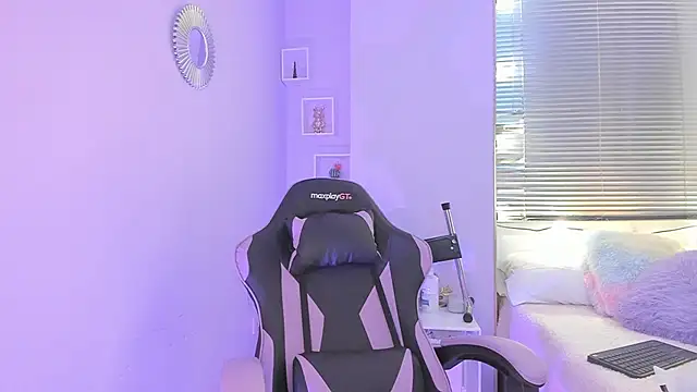 Littletammy4u online show from April 9, 2026, 11:38 am