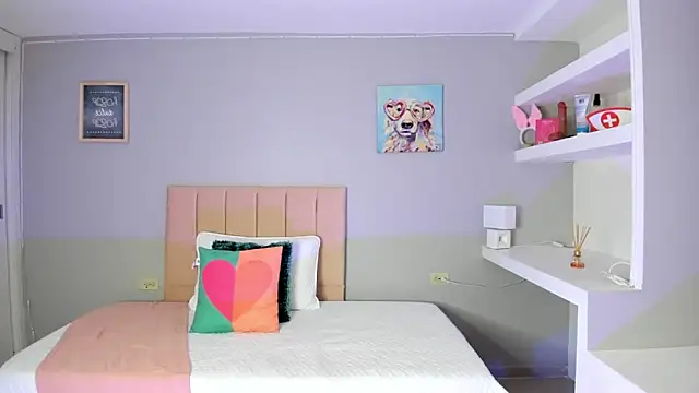 Violetta keller online show from May 27, 2026, 12:56 pm