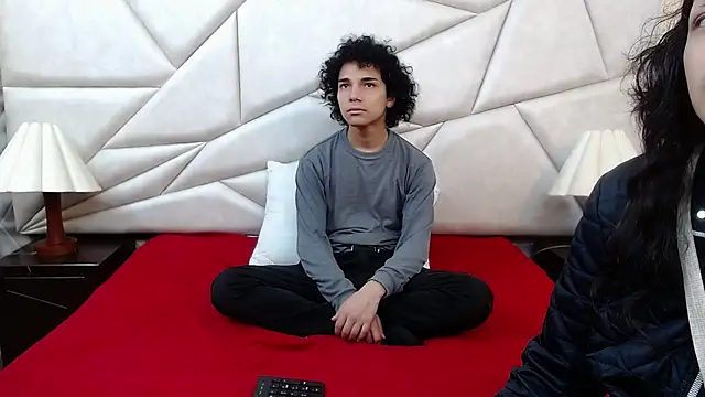 Nyx and Arian online show from April 7, 2026, 2:02 am