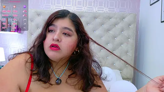 Dahlia Lee online show from April 7, 2026, 3:19 am