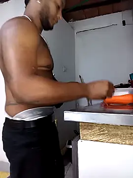 MascTyler online show from April 4, 2026, 10:49 pm