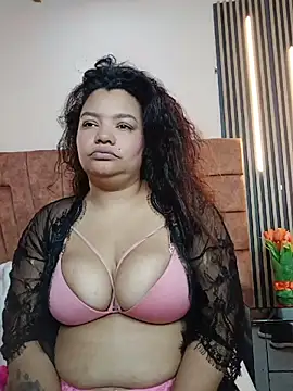 Snapshot of Lara_Seduce chatting on May 26, 2026, 1:37 am Lara Seduce online show from May 26, 2026, 1:37 am
