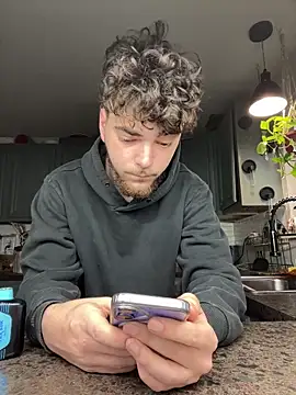 dommydom7177 online show from April 14, 2026, 10:42 am