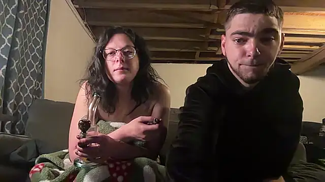 dommydom7177 online show from May 21, 2026, 1:41 pm