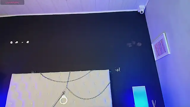 ariabroown online show from April 10, 2026, 12:01 pm