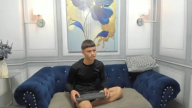 Apolo jonnes online show from March 29, 2026, 2:24 am