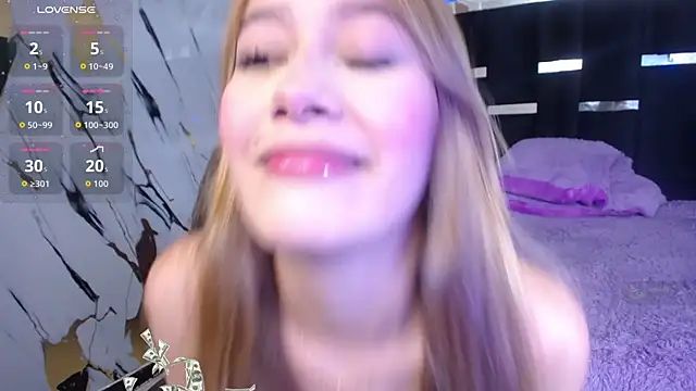 Snapshot of Daniela-hill chatting on April 7, 2026, 4:03 am Daniela-hill online show from April 7, 2026, 4:03 am