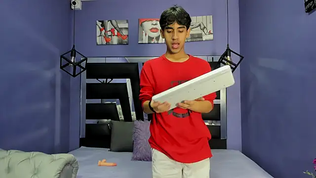 Snapshot of _ArchieBlu_ chatting on April 1, 2026, 3:19 am ArchieBlu online show from April 1, 2026, 3:19 am