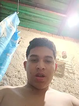 Snapshot of alee28728 chatting on April 12, 2026, 9:01 am alee28728 online show from April 12, 2026, 9:01 am