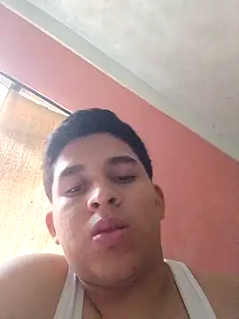 Snapshot of alee28728 chatting on April 9, 2026, 7:42 pm alee28728 online show from April 9, 2026, 7:42 pm