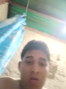 Snapshot of alee28728 chatting on April 8, 2026, 4:14 am alee28728 online show from April 8, 2026, 4:14 am