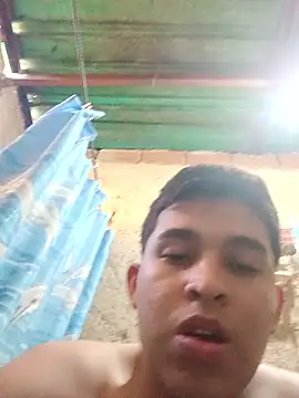 Snapshot of alee28728 chatting on April 15, 2026, 9:15 pm alee28728 online show from April 15, 2026, 9:15 pm