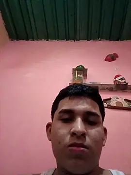 Snapshot of alee28728 chatting on April 11, 2026, 7:45 am alee28728 online show from April 11, 2026, 7:45 am