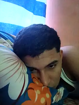 Snapshot of alee28728 chatting on April 10, 2026, 8:38 pm alee28728 online show from April 10, 2026, 8:38 pm