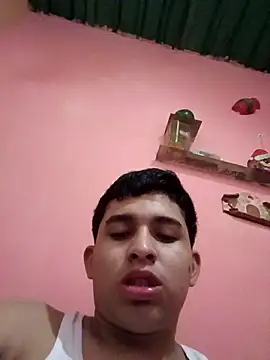 Snapshot of alee28728 chatting on April 6, 2026, 7:20 am alee28728 online show from April 6, 2026, 7:20 am