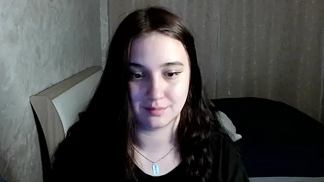 EileenMooren online show from April 18, 2026, 7:58 pm