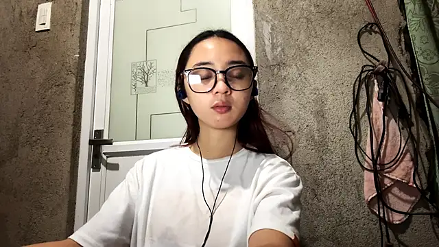 Snapshot of LenoraLacassagne chatting on April 7, 2026, 3:03 pm LenoraLacassagne online show from April 7, 2026, 3:03 pm