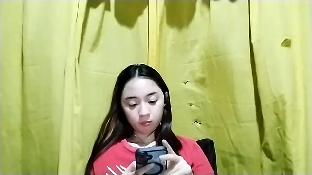 Snapshot of LenoraLacassagne chatting on April 11, 2026, 5:27 pm LenoraLacassagne online show from April 11, 2026, 5:27 pm