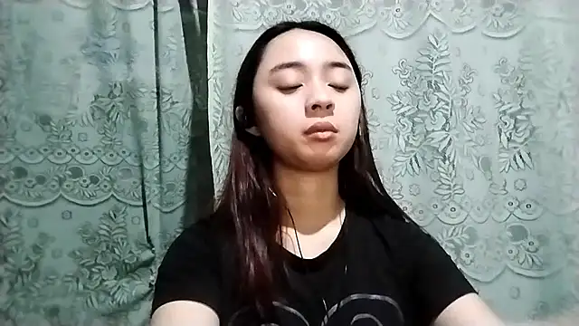 Snapshot of LenoraLacassagne chatting on April 10, 2026, 3:52 pm LenoraLacassagne online show from April 10, 2026, 3:52 pm