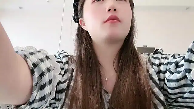 shuangshuang3 online show from July 4, 2026, 4:52 am