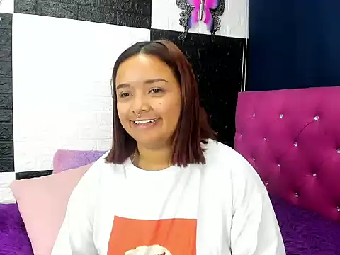 Snapshot of SofiiaCutee chatting on March 23, 2026, 12:11 am SofiiaCutee online show from March 23, 2026, 12:11 am