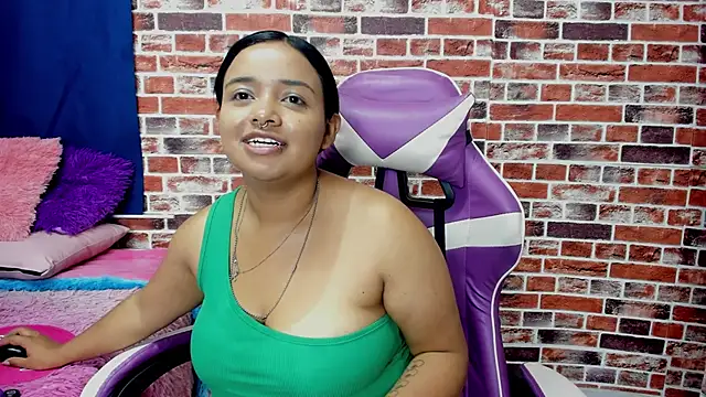 Snapshot of SofiiaCutee chatting on April 18, 2026, 2:36 am SofiiaCutee online show from April 18, 2026, 2:36 am
