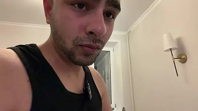 Snapshot of Daniel_ice chatting on April 15, 2026, 7:58 pm Daniel ice online show from April 15, 2026, 7:58 pm