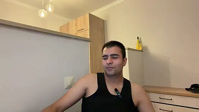 Snapshot of Daniel_ice chatting on April 8, 2026, 7:04 pm Daniel ice online show from April 8, 2026, 7:04 pm