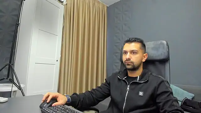 Snapshot of BryceReign chatting on March 30, 2026, 4:36 am BryceReign online show from March 30, 2026, 4:36 am