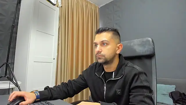 Snapshot of BryceReign chatting on March 24, 2026, 5:18 am BryceReign online show from March 24, 2026, 5:18 am