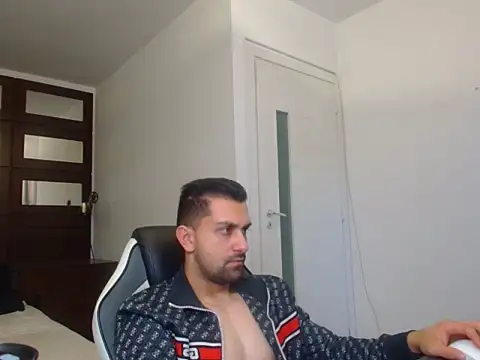 Snapshot of BryceReign chatting on April 9, 2026, 6:19 am BryceReign online show from April 9, 2026, 6:19 am