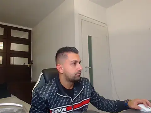 Snapshot of BryceReign chatting on April 14, 2026, 4:17 am BryceReign online show from April 14, 2026, 4:17 am