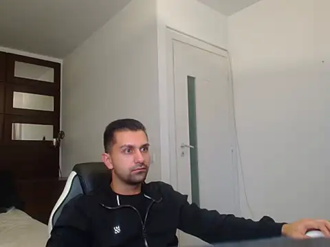 Snapshot of BryceReign chatting on April 6, 2026, 4:41 am BryceReign online show from April 6, 2026, 4:41 am