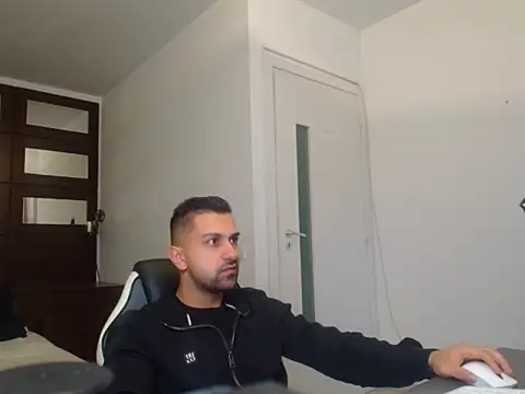 Snapshot of BryceReign chatting on April 15, 2026, 4:29 am BryceReign online show from April 15, 2026, 4:29 am