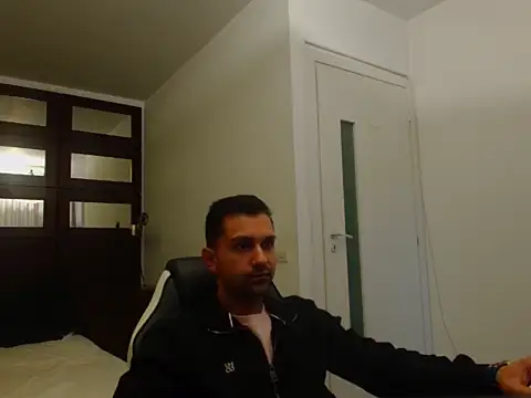 Snapshot of BryceReign chatting on April 5, 2026, 4:19 am BryceReign online show from April 5, 2026, 4:19 am