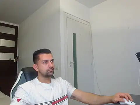 Snapshot of BryceReign chatting on April 9, 2026, 4:25 am BryceReign online show from April 9, 2026, 4:25 am