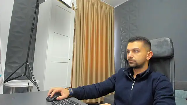 Snapshot of BryceReign chatting on March 26, 2026, 5:39 am BryceReign online show from March 26, 2026, 5:39 am