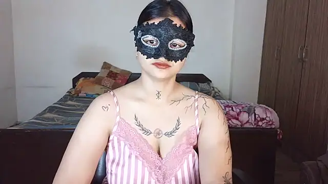 Punjabi baddie  online show from May 25, 2026, 12:43 am