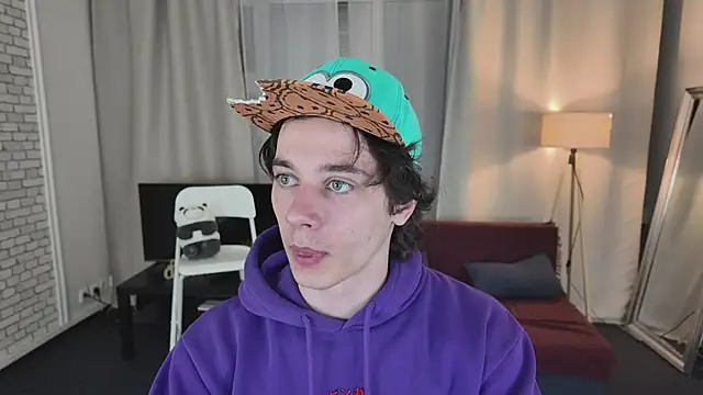 KevinStrike online show from April 15, 2026, 8:31 pm