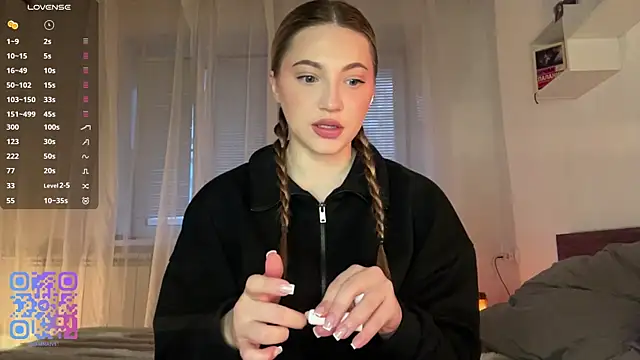 1Kellynaive online show from April 5, 2026, 4:02 pm