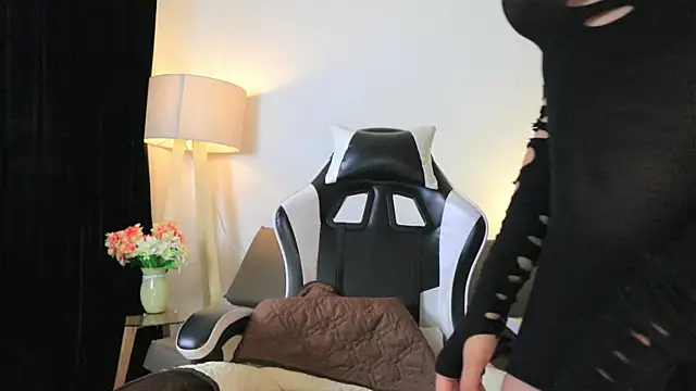 janne palmer online show from March 24, 2026, 12:49 pm