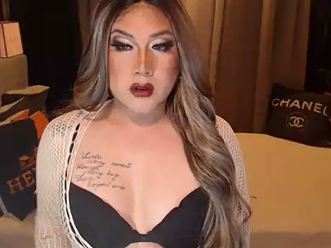 Snapshot of YourMistressAggy chatting on April 21, 2026, 6:14 pm YourMistressAggy online show from April 21, 2026, 6:14 pm