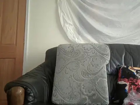 Useless Wanker online show from April 3, 2026, 3:40 pm