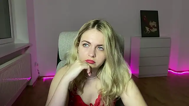 EvaKraz online show from April 9, 2026, 7:20 pm