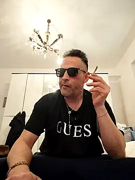 Snapshot of FINCHELABARCAVA chatting on March 29, 2026, 4:30 pm FINCHELABARCAVA online show from March 29, 2026, 4:30 pm