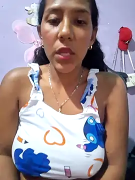 Snapshot of emily_fox01 chatting on June 2, 2026, 4:34 am emily fox01 online show from June 2, 2026, 4:34 am
